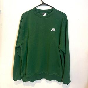 NIKE dark green hoodie🦠